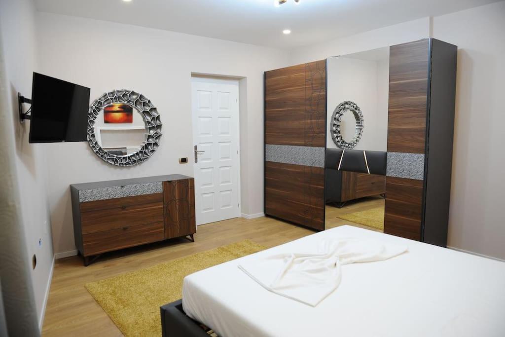 Grandpa House App.1 Apartman Tirana Kültér fotó