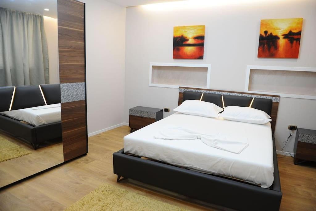 Grandpa House App.1 Apartman Tirana Kültér fotó