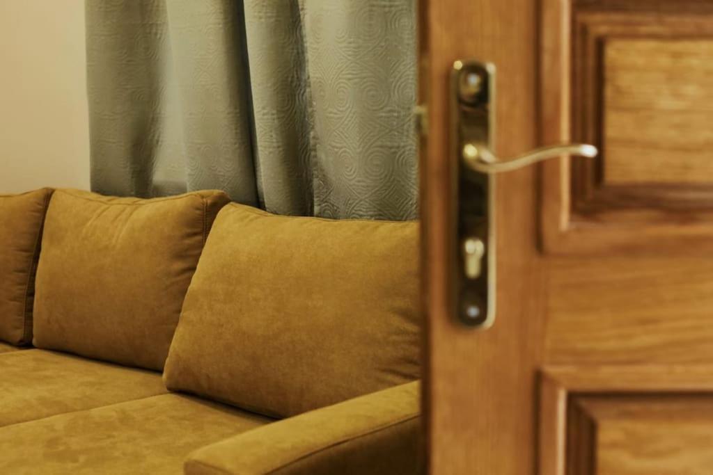 Grandpa House App.1 Apartman Tirana Kültér fotó