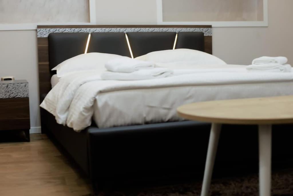 Grandpa House App.1 Apartman Tirana Kültér fotó