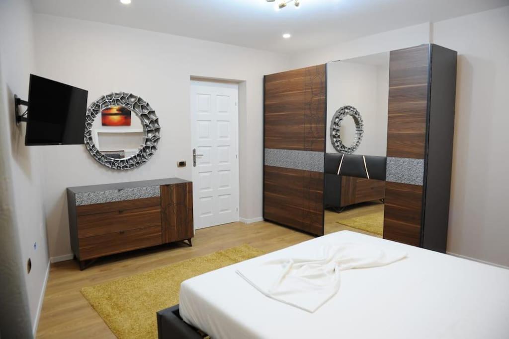 Grandpa House App.1 Apartman Tirana Kültér fotó